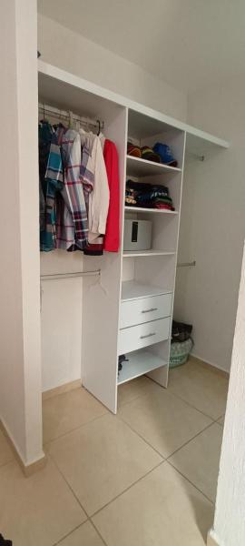 Habitación privada en fraccionamiento con amenidades baño privado dentro de la habitación